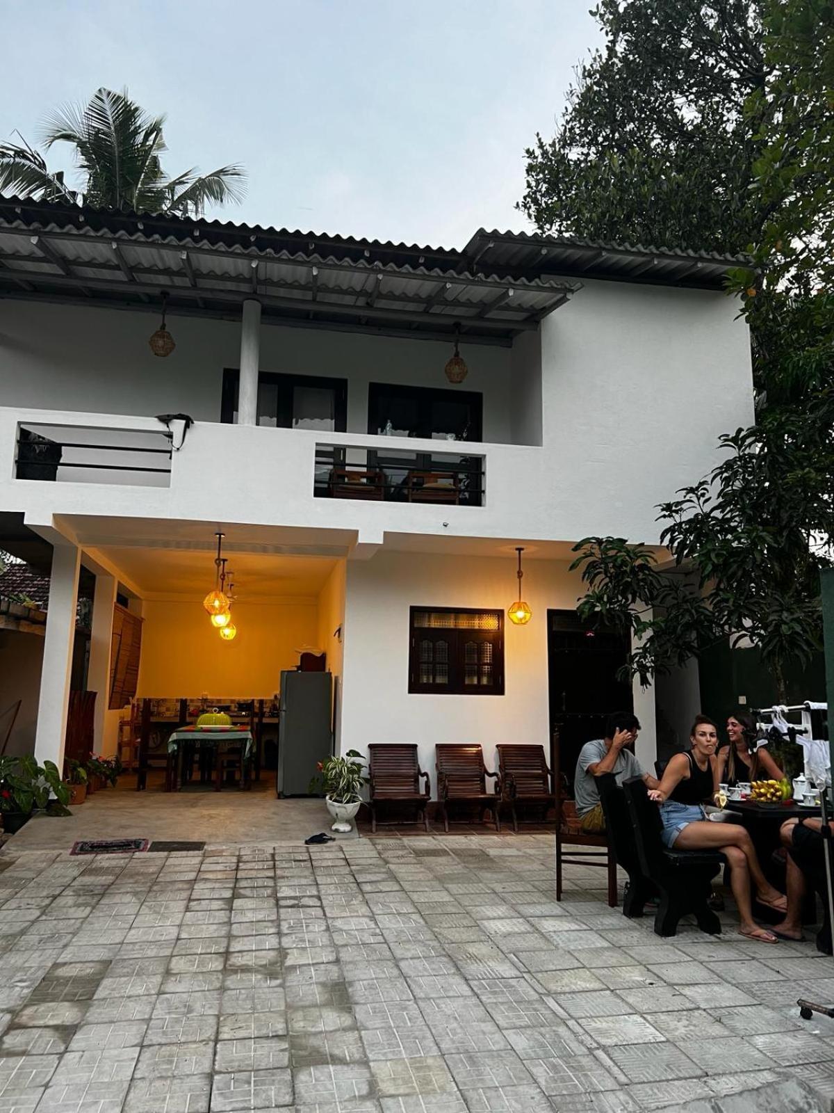 Little Villa Guest House อาฮานกามา ภายนอก รูปภาพ