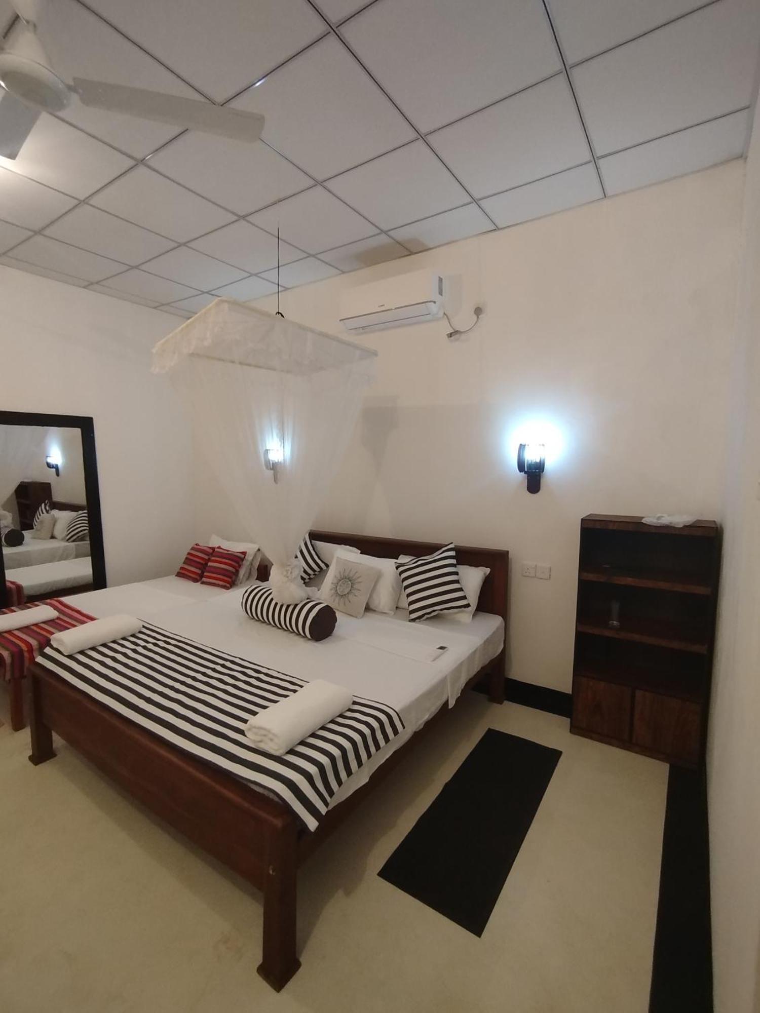 Little Villa Guest House อาฮานกามา ภายนอก รูปภาพ