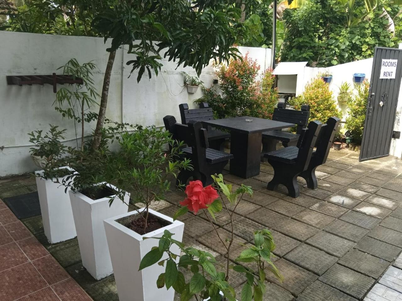 Little Villa Guest House อาฮานกามา ภายนอก รูปภาพ