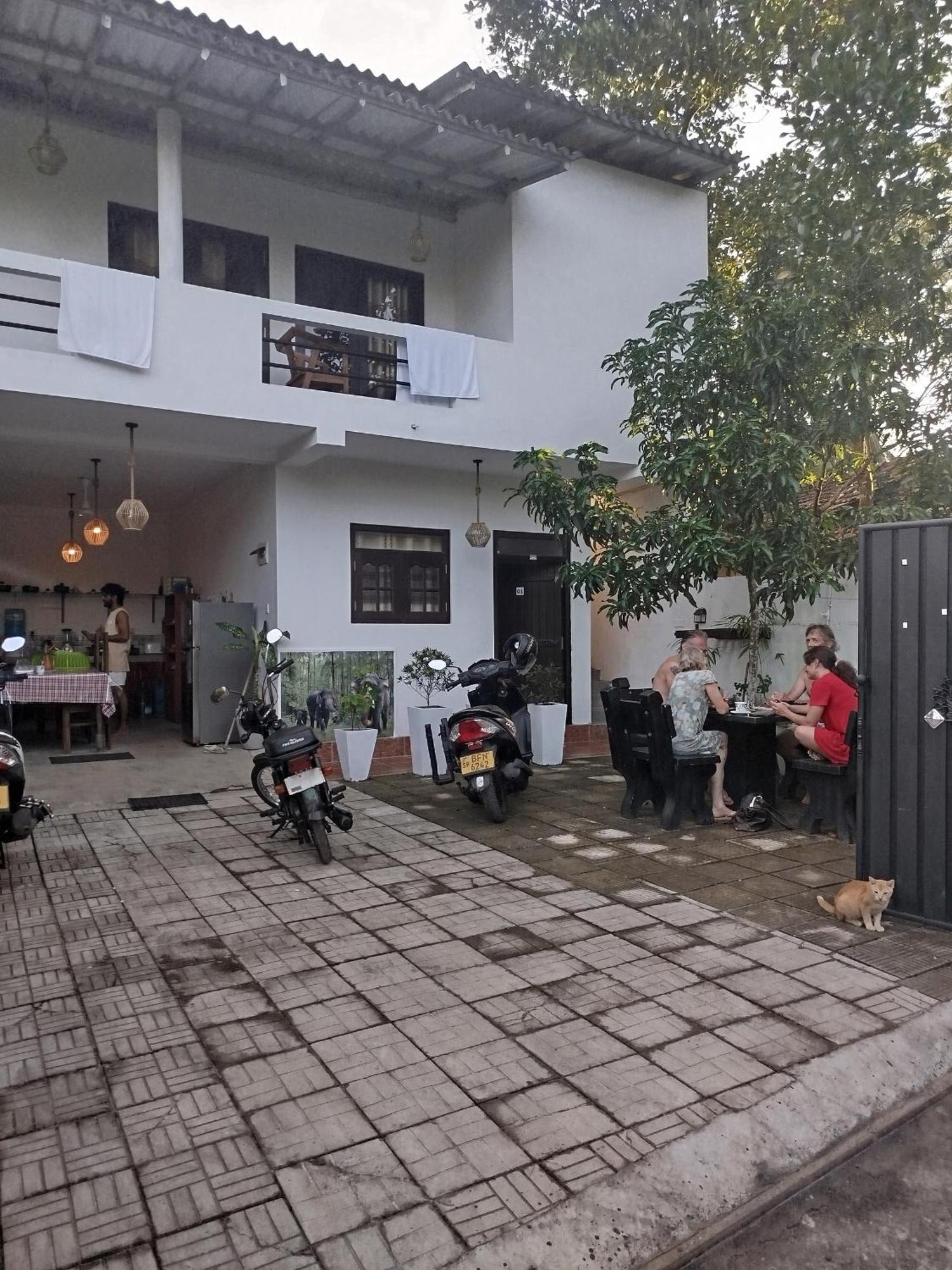 Little Villa Guest House อาฮานกามา ภายนอก รูปภาพ
