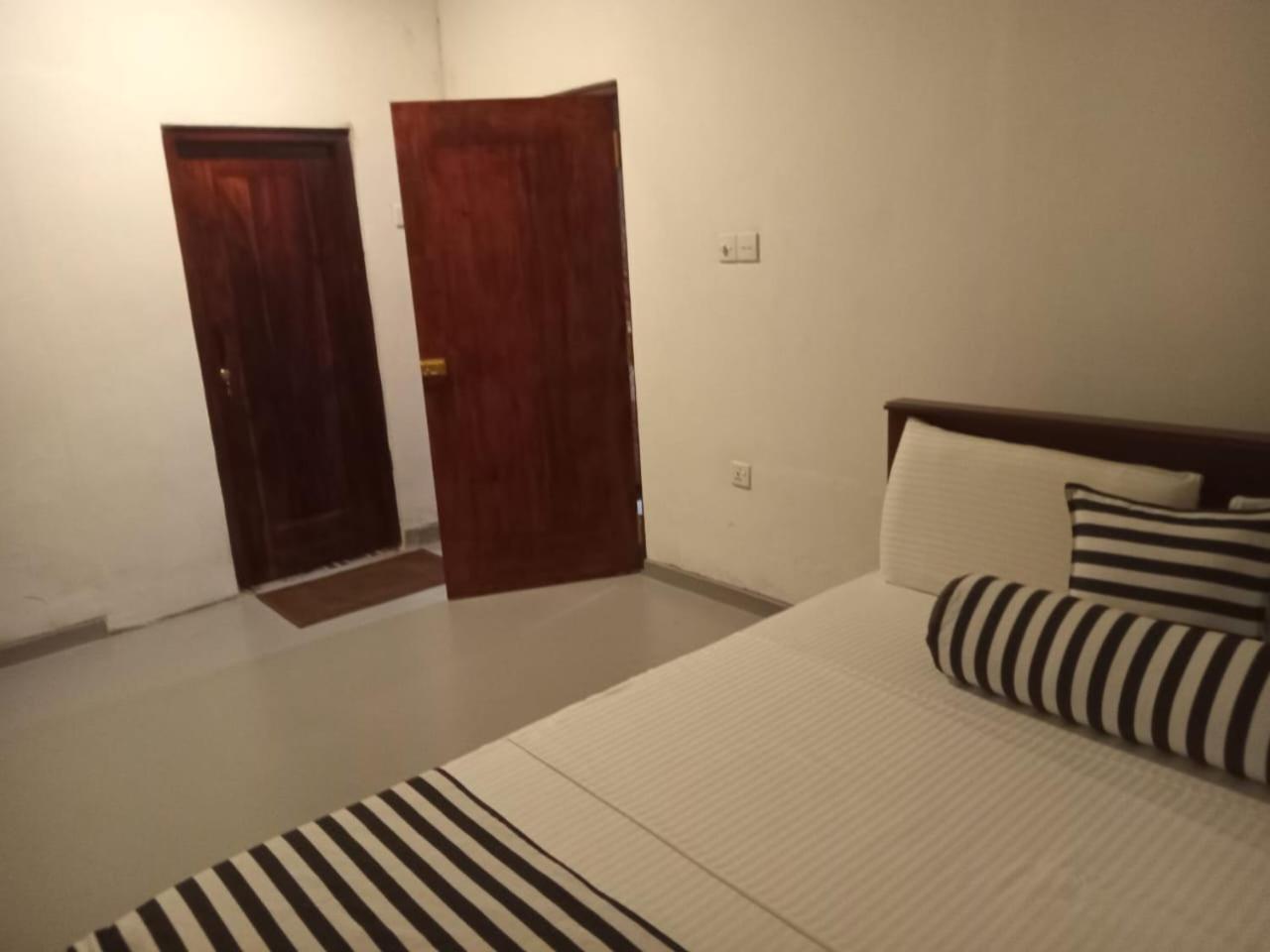 Little Villa Guest House อาฮานกามา ภายนอก รูปภาพ